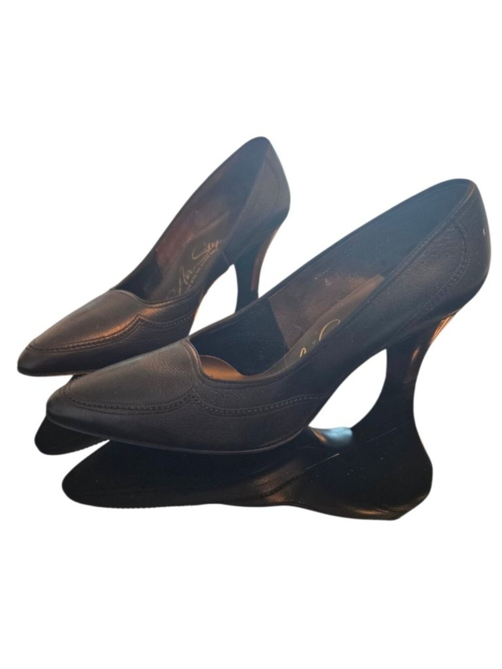 Vintage Air Step Briarcliff Black Leather Pumps Size 6B With Box Classic 1950s